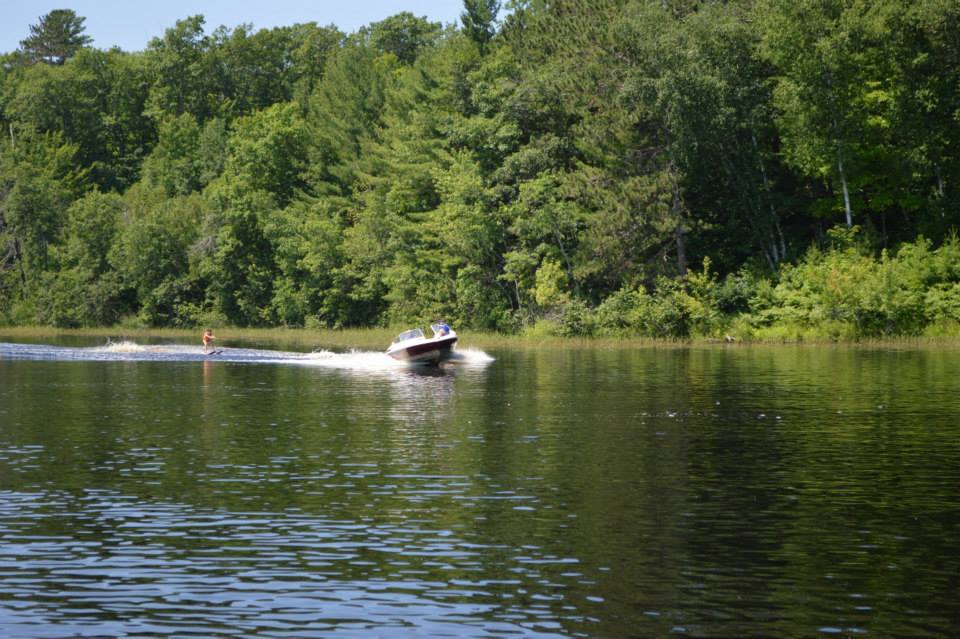 Boat out on Hunter Lake